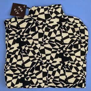 AVA & VIV | Black and White Geometric Print Mock Neck Long Sleeve | 4X (28W/30W)